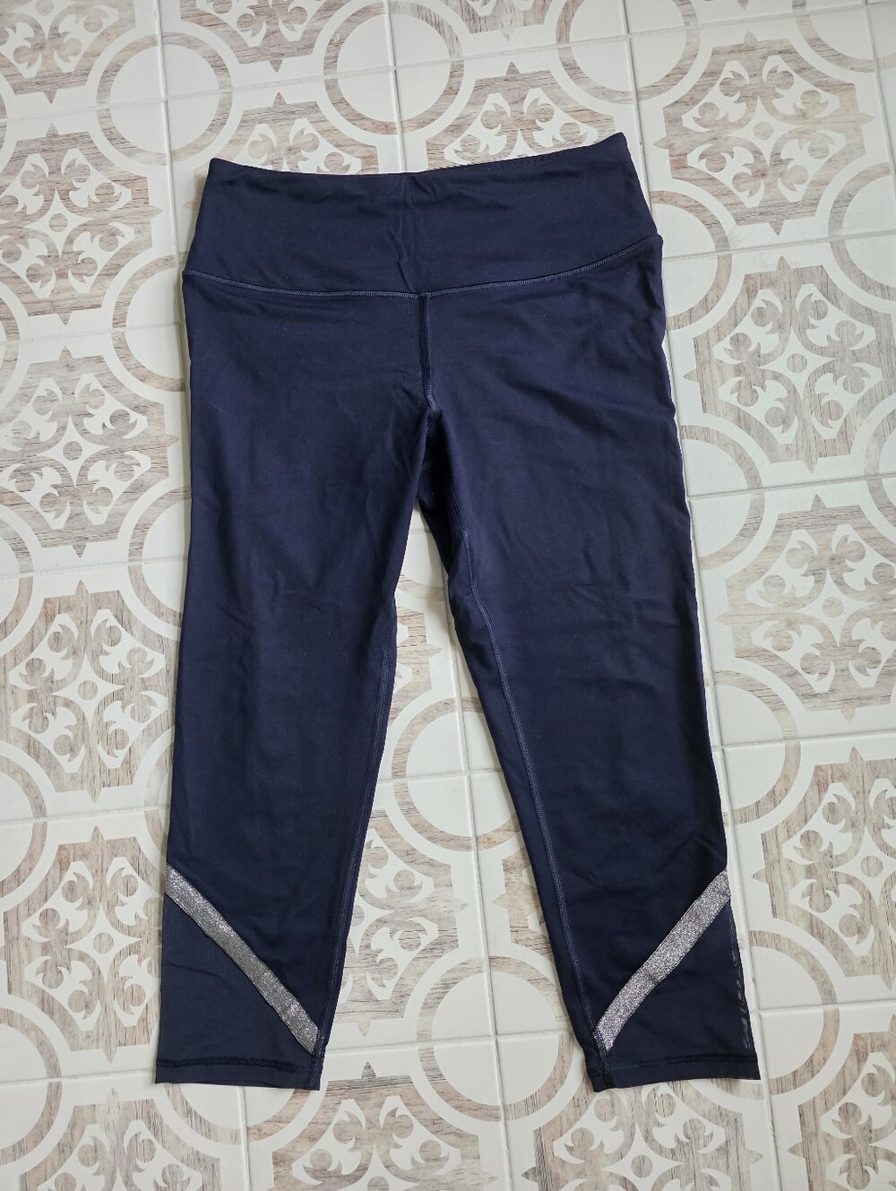 VS Knockout Capri Legging- Dark Blue & Silver